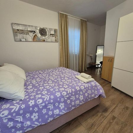 Apartman Smoljic 4+2 Primošten Zewnętrze zdjęcie